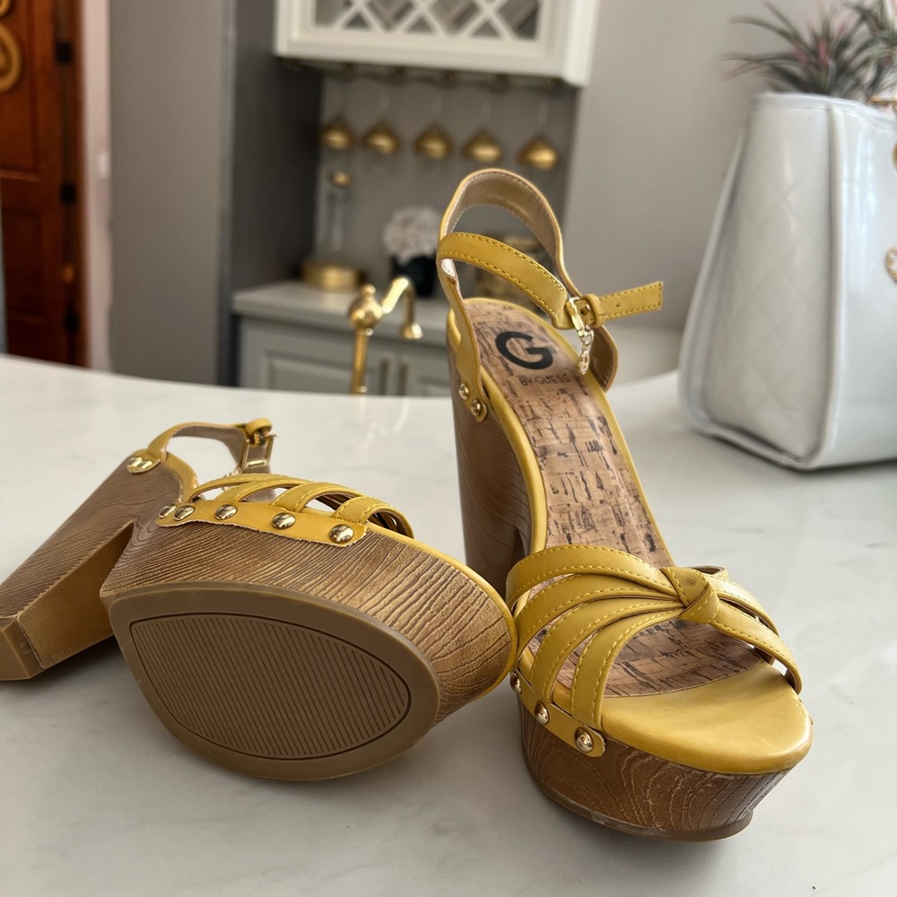 Guess wedge sandal